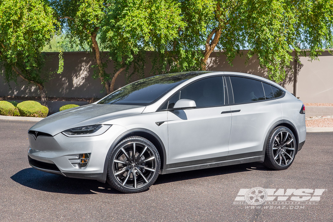 Gianelle Cuba-10 on Tesla Model X